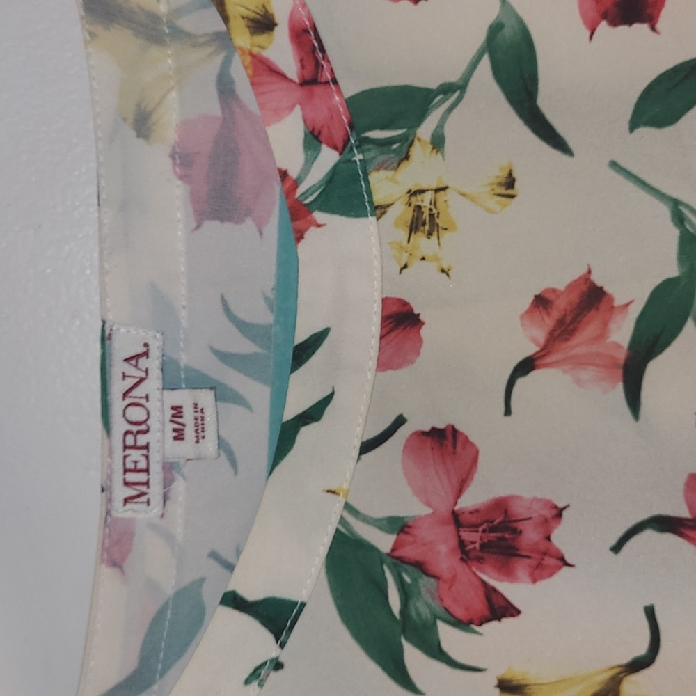 Spring floral top - Picture 2 of 4
